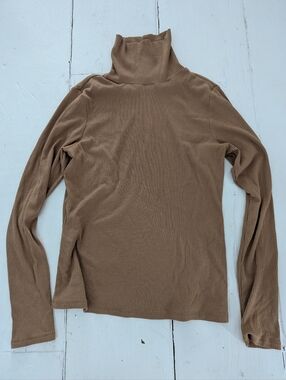 Old NAVY Ribbed Long Sleeve Turtleneck in Camel